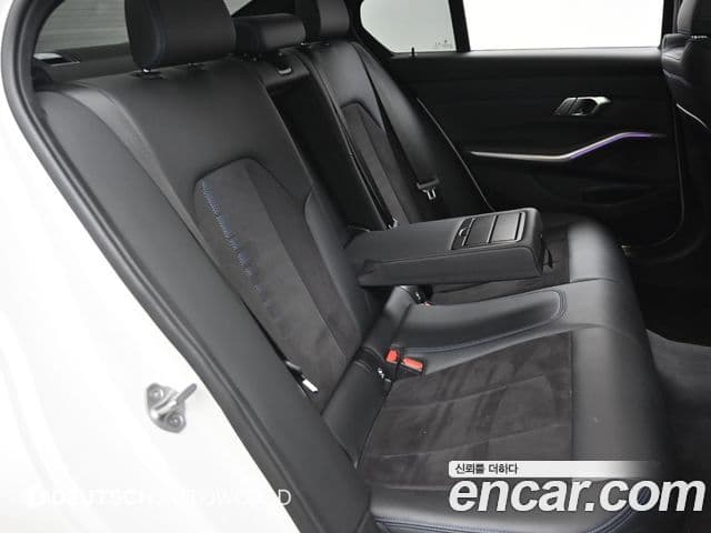 BMW 3 Series 2022 — фото 11 из 20