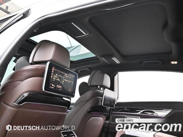 BMW 7 Series 2019 — Фото 18/20
