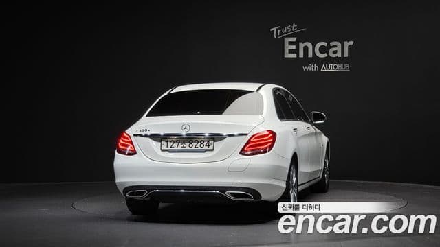 Mercedes-Benz C-Class 2018 — Фото 4/20