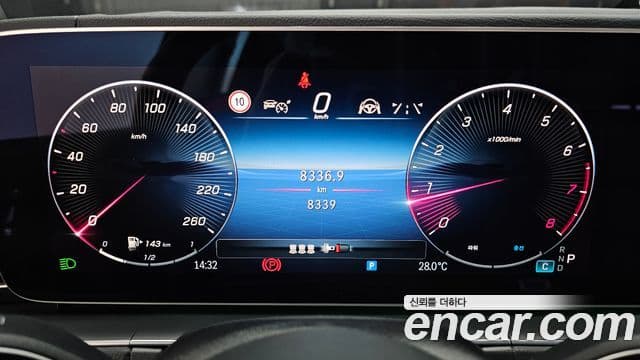 Mercedes-Benz GLE-Class 2025 — Photo 29/34
