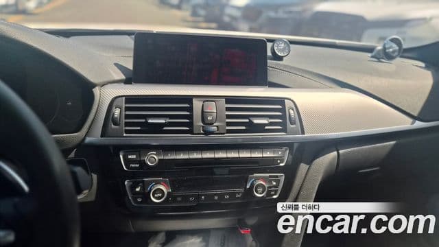 BMW 3 Series 2018 — Şəkil 8/14