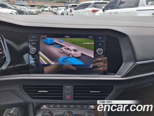 Volkswagen Jetta 2023 — Şəkil 15/20