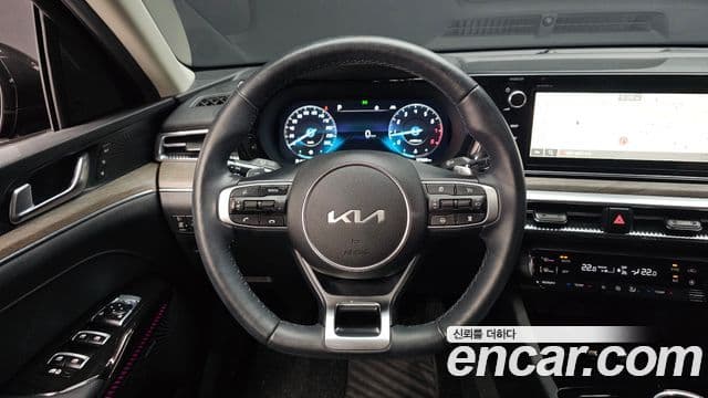 Kia K5 2023 — фото 13 из 20