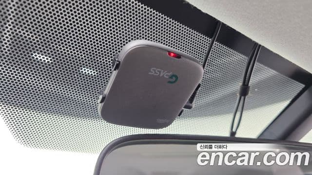 Toyota Prius 2018 — Photo 16/32