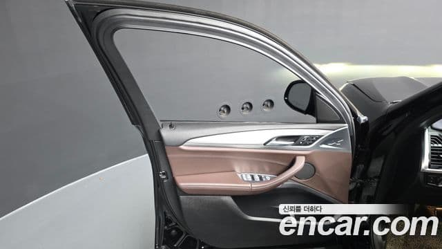 BMW X3 2021 — Şəkil 30/41