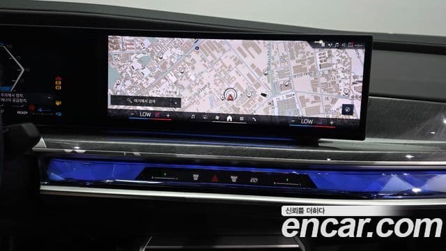 BMW 7 Series 2023 — фото 15 из 20