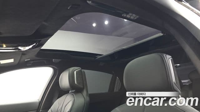 BMW 7 Series 2023 — фото 18 из 20