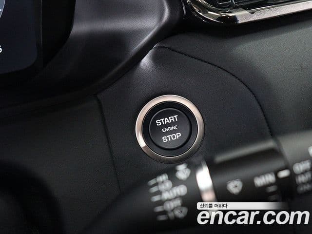 Land Rover Range Rover Velar 2026 — Photo 8/20