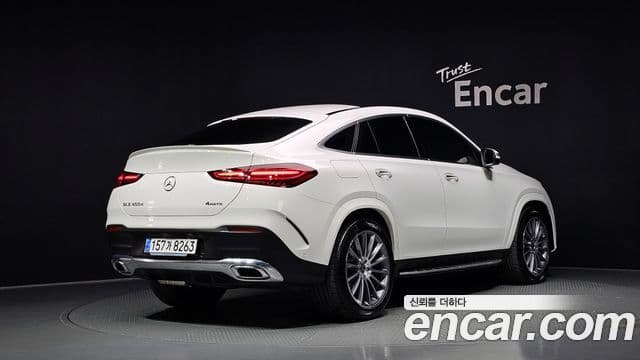 Mercedes-Benz GLE-Class 2023 — Photo 12/32