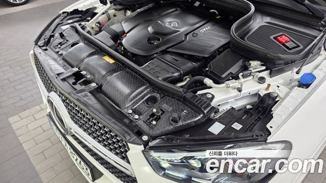 Mercedes-Benz GLE-Class 2023 — Photo 11/32