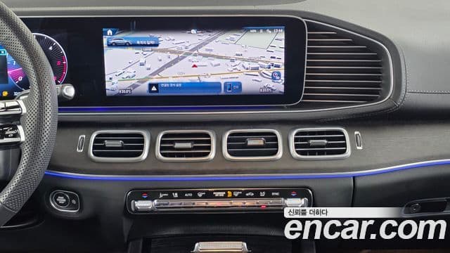 Mercedes-Benz GLE-Class 2023 — Photo 19/32