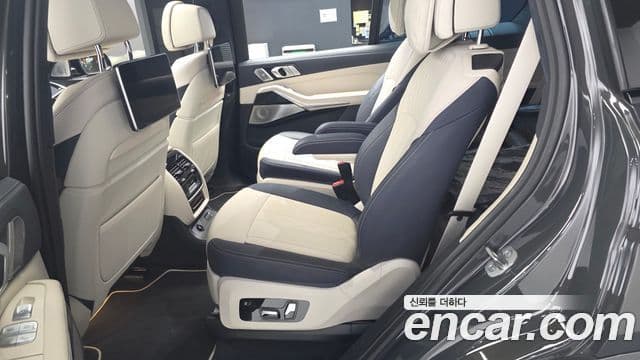 BMW X7 2022 — Photo 8/20