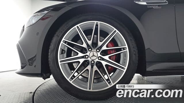 Mercedes-Benz AMG GT 2023 — Photo 11/36