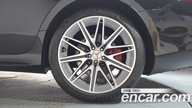 Mercedes-Benz AMG GT 2023 — Photo 9/36