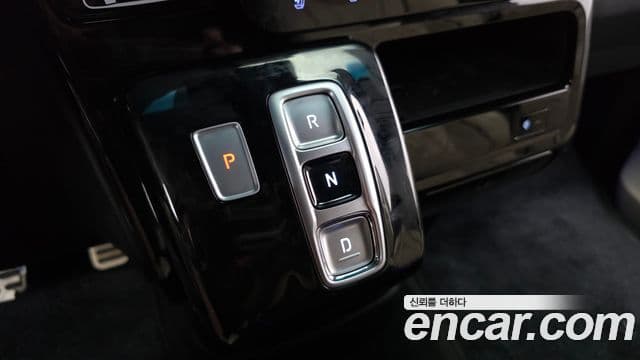 Hyundai Staria 2025 — ფოტო 14/20