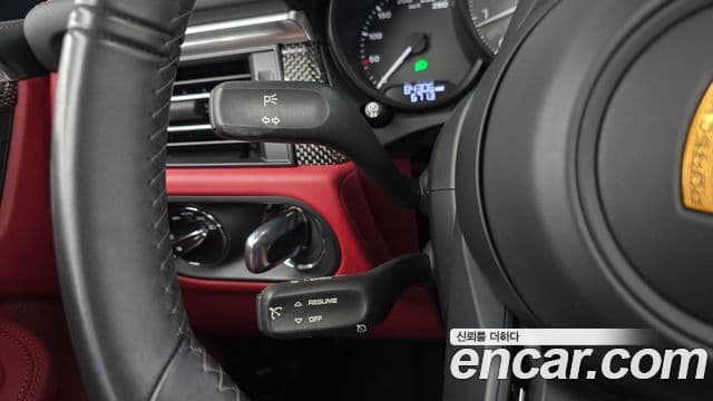 Porsche Macan 2022 — Photo 22/31