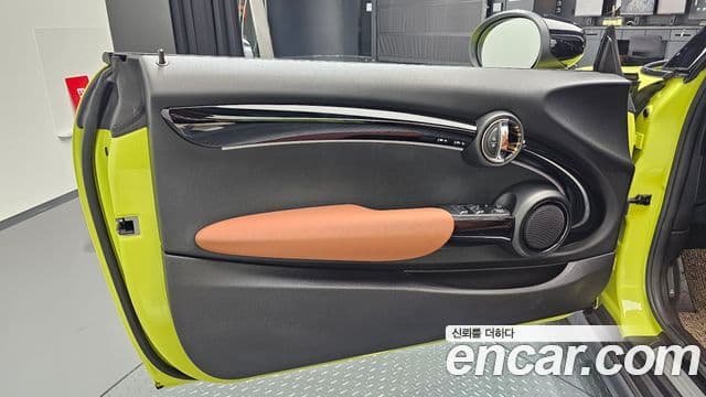 Mini Cooper S Convertible 2021 — ფოტო 32/32