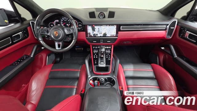 Porsche Cayenne 2020 — Photo 15/35