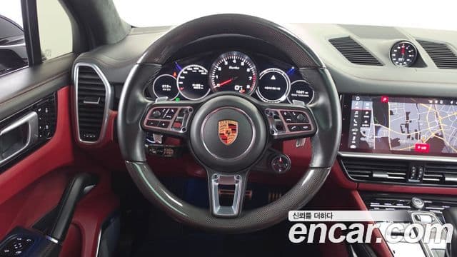 Porsche Cayenne 2020 — Photo 33/35