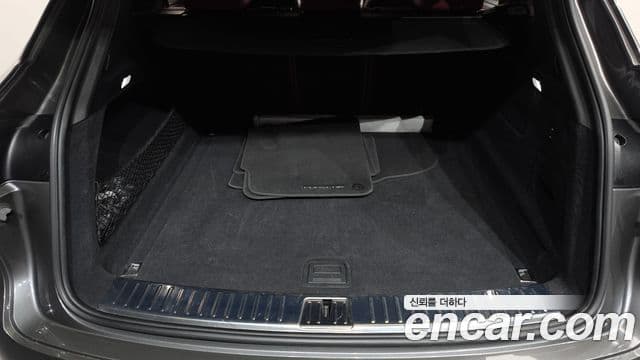 Porsche Cayenne 2020 — Photo 32/35