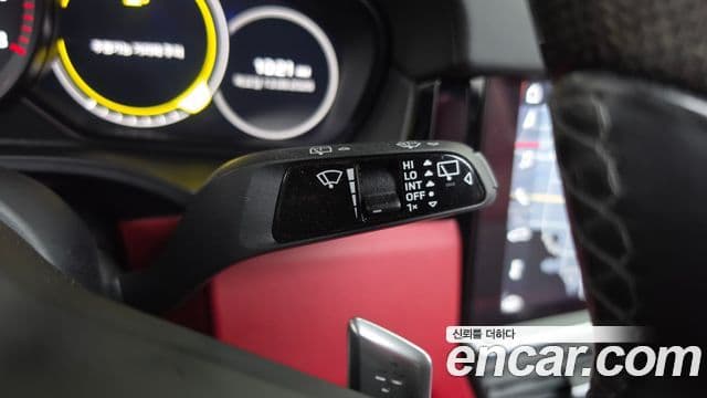 Porsche Cayenne 2020 — Photo 7/35
