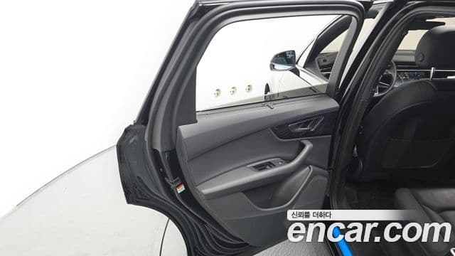 Audi Q7 2023 — Photo 4/41