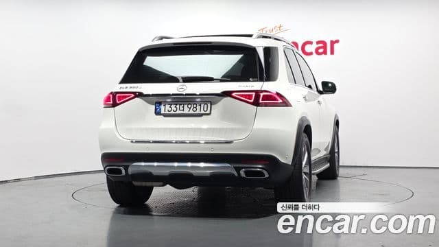 Mercedes-Benz GLE-Class 2023 — Photo 18/41
