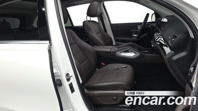 Mercedes-Benz GLE-Class 2023 — Photo 37/41