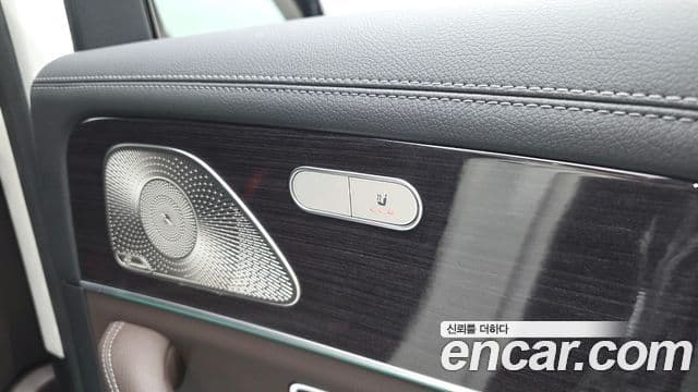 Mercedes-Benz GLE-Class 2023 — Photo 14/41