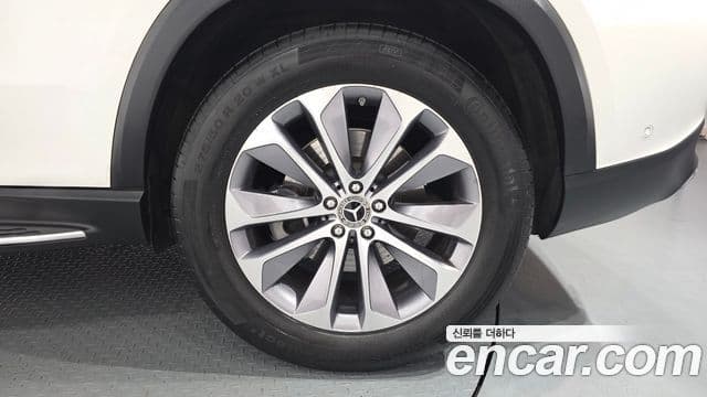 Mercedes-Benz GLE-Class 2023 — Photo 28/41