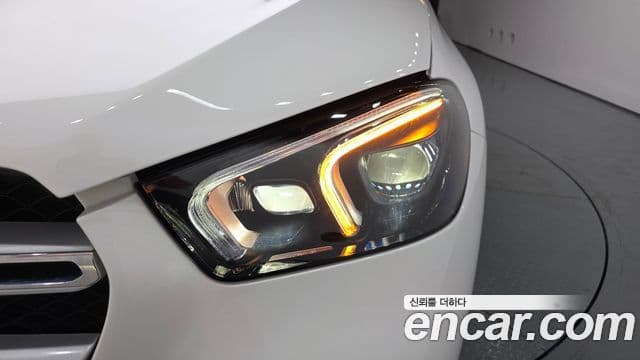 Mercedes-Benz GLE-Class 2023 — Photo 22/41
