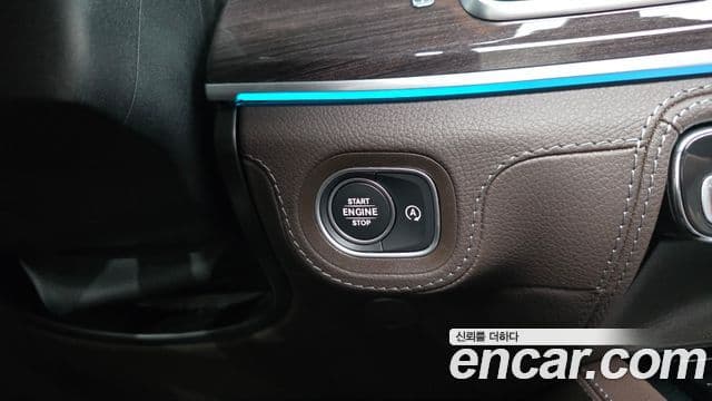 Mercedes-Benz GLE-Class 2023 — Photo 40/41