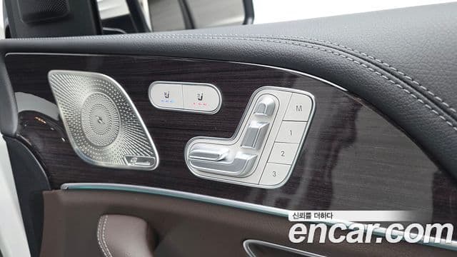 Mercedes-Benz GLE-Class 2023 — Photo 8/41