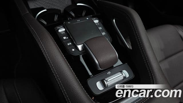 Mercedes-Benz GLE-Class 2023 — Photo 3/41