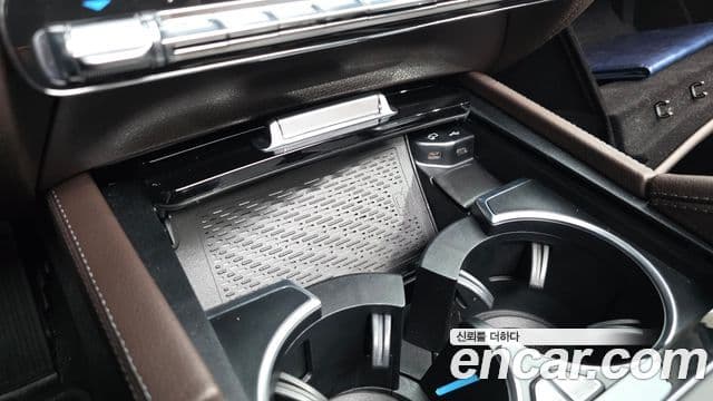 Mercedes-Benz GLE-Class 2023 — Photo 4/41