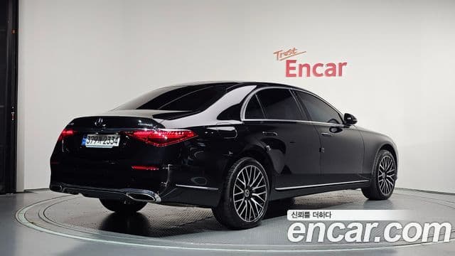 Mercedes-Benz S-Class 2024 — ფოტო 32/34