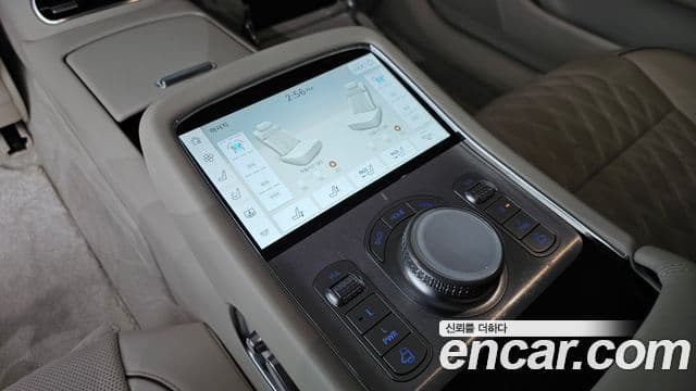 Genesis G90 2022 — Photo 18/39