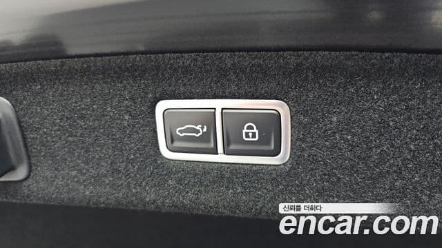 Genesis G90 2022 — Photo 28/39