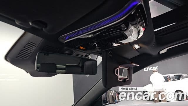 Mercedes-Benz S-Class 2022 — Photo 18/37
