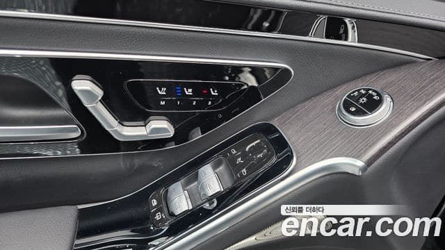 Mercedes-Benz S-Class 2021 — Photo 24/34
