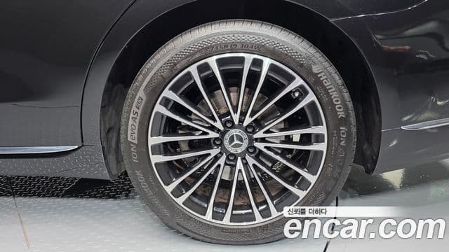 Mercedes-Benz S-Class 2021 — Photo 22/34