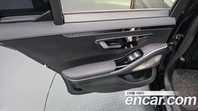 Mercedes-Benz S-Class 2021 — Photo 32/34