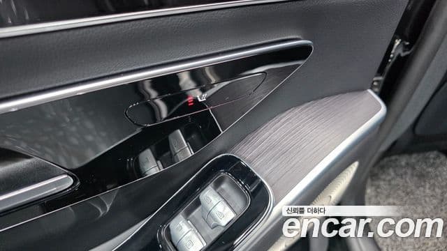Mercedes-Benz S-Class 2021 — Photo 9/34