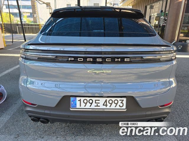 Porsche Cayenne 2024 — Photo 10/16