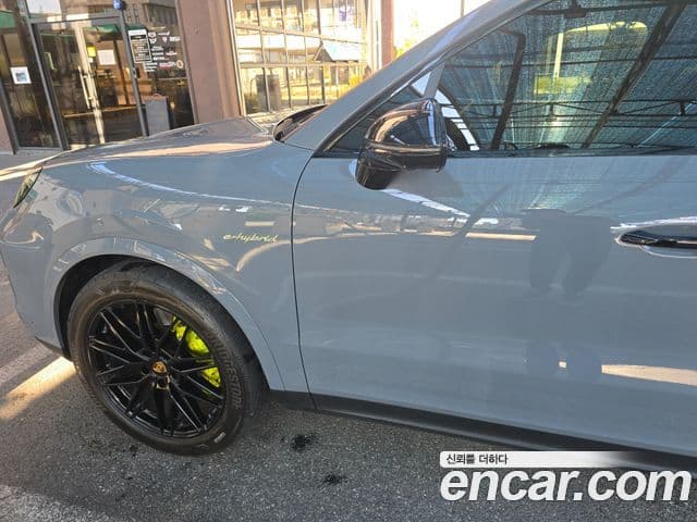 Porsche Cayenne 2024 — Photo 7/16