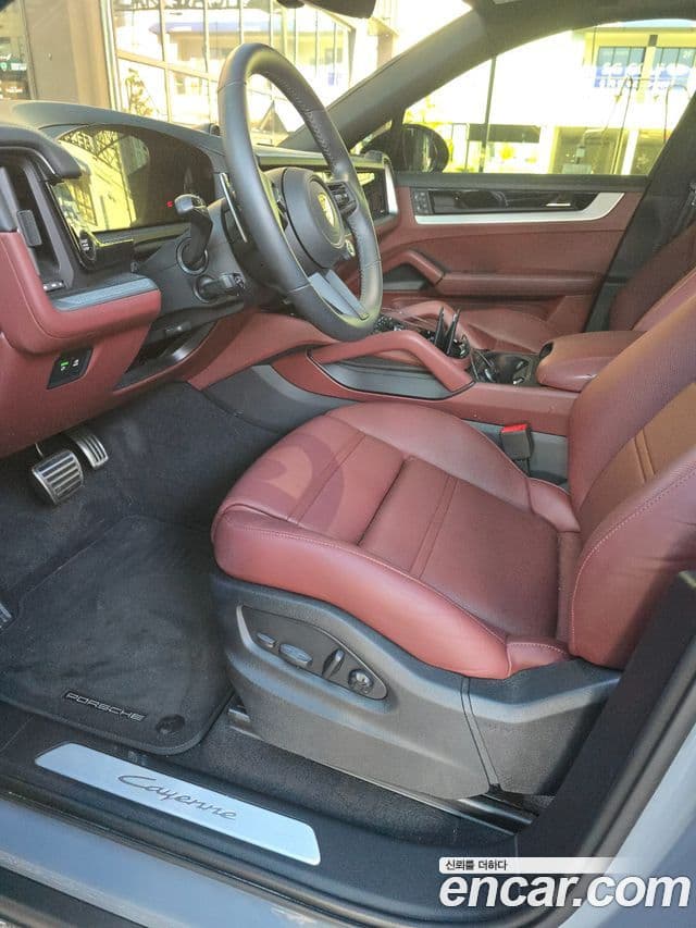 Porsche Cayenne 2024 — Photo 11/16