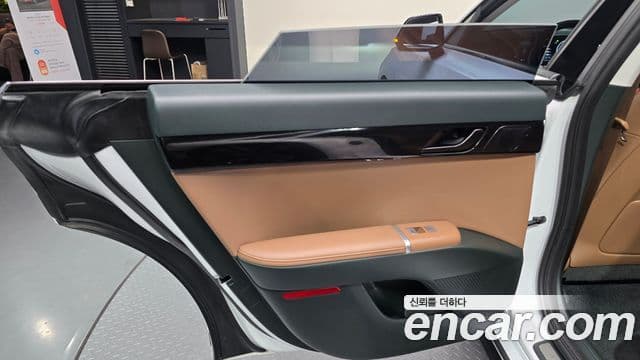 Hyundai Grandeur Hybrid 2024 — Photo 24/31