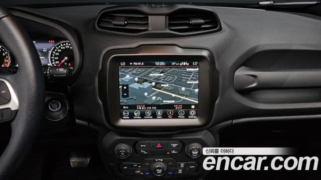 Jeep Renegade 2023 — Şəkil 9/32
