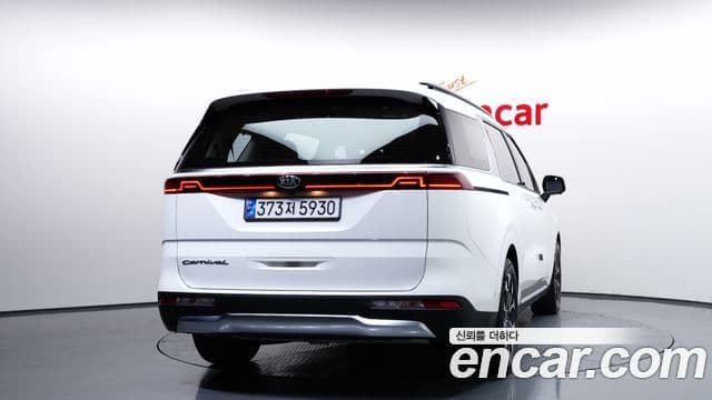 Kia Carnival 2021 — Фото 4/20