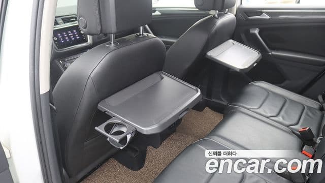 Volkswagen Tiguan 2018 — ფოტო 11/20